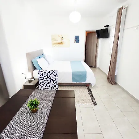 Appartamento Avalon Cosy Kiku Studio For 2 With Shared Swimming Pool