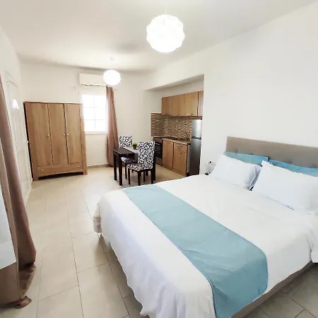 Avalon Cosy Kiku Studio For 2 With Shared Swimming Pool 애그라리